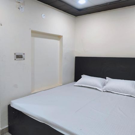 Hotel Crystal Dreams Mathura Exterior foto