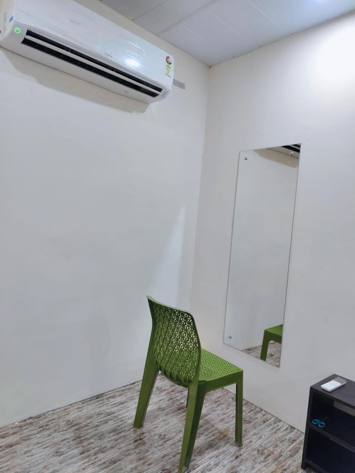 Hotel Crystal Dreams Mathura Exterior foto